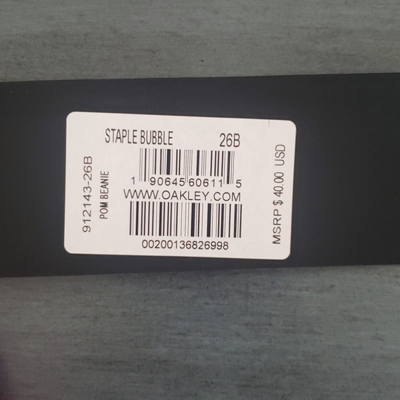 Oakley Pom Pom Logo Knit Beanie - Picture 3 of 4